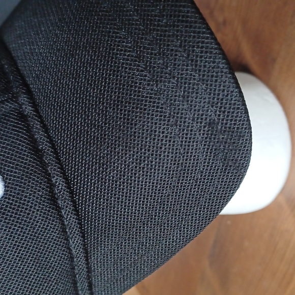 Adidas  hat - Picture 8 of 9